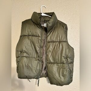 Old navy puffer vest with cinch bottom